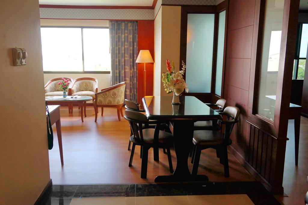 Grand Park Hotel Nakhon Si Thammarat Exterior foto