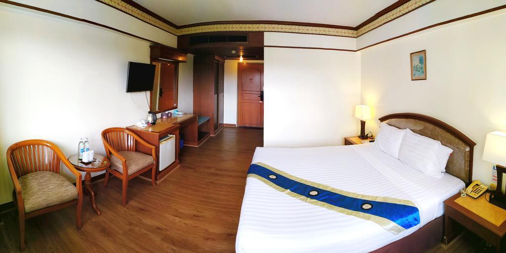 Grand Park Hotel Nakhon Si Thammarat Exterior foto