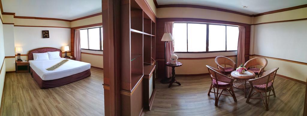 Grand Park Hotel Nakhon Si Thammarat Exterior foto