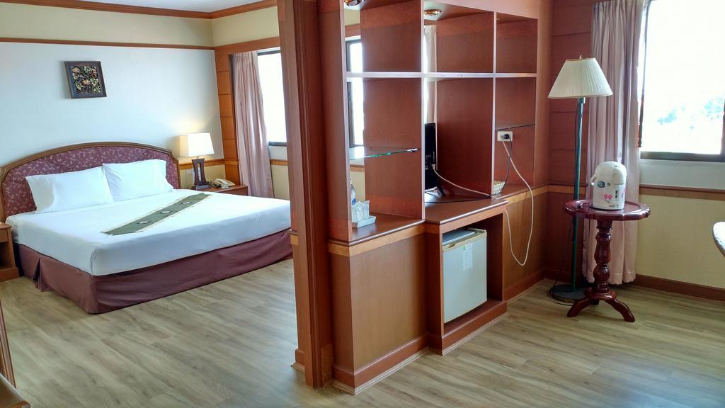 Grand Park Hotel Nakhon Si Thammarat Quarto foto