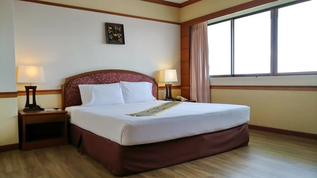 Grand Park Hotel Nakhon Si Thammarat Quarto foto